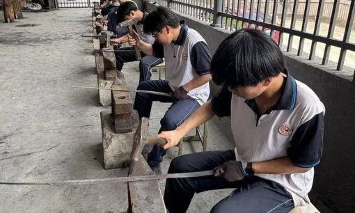 Ngành học 'đập sắt' ra tiền: Chỉ tuyển 30 sinh viên mỗi năm, miễn học phí, gần như 100% có việc sau khi ra trường