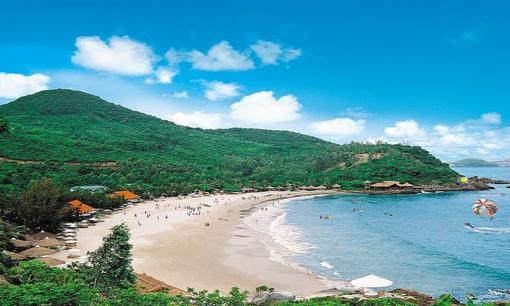 Bãi biển biệt lập cách trung tâm chưa tới 10km, đẹp mê mẩn lại không quá đông đúc: Địa điểm lý tưởng để nghỉ lễ 2/9