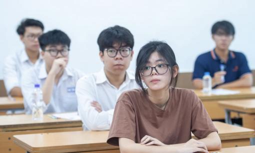 Điểm chuẩn 2025: Hai ngành Sư phạm thí sinh phải đạt 10 điểm/môn mới trúng tuyển