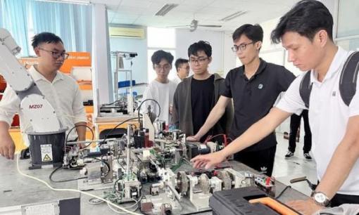 Tin vui: Nếu học tại tỉnh lớn thứ hai cả nước, sinh viên 4 ngành này sẽ được miễn hoàn toàn học phí