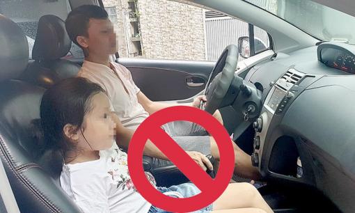 Quy định mới 2026: Để trẻ em ngồi vị trí này trên ô tô, tài xế có thể bị phạt đến 1.000.000 đồng