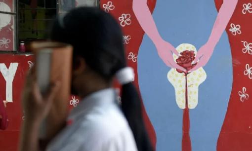 'Mẹ ơi, sao mẹ đi vệ sinh lại chảy máu?', câu trả lời này không hề gây xấu hổ cho người lớn và trẻ em cũng có thể hiểu được