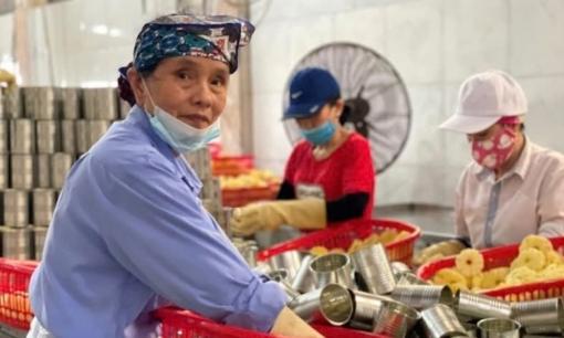 Dịp cuối năm, lao động Việt U60 cũng được săn đón: Đâu là những ngành 'mở rộng cửa'?