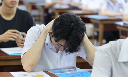 Hiệu trưởng trường đại học thuộc Bách khoa Hà Nội nhắn thí sinh trượt muốn thi lại: 'Xin đổi 2 năm 'cuộc đời' của mình'