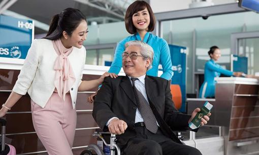 Người trên 60 tuổi đi máy bay nên biết thủ tục này sẽ tiết kiệm thời gian và tiền bạc