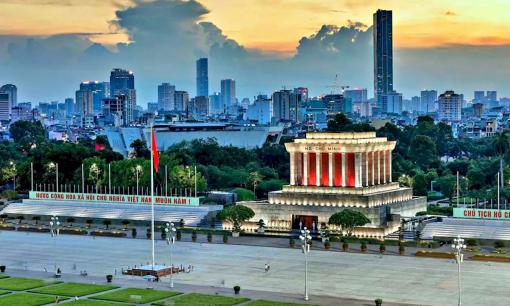 Đâu là quảng trường lớn nhất Việt Nam? Phố nào ở Hà Nội chỉ có duy nhất một số nhà, vô cùng nổi tiếng?