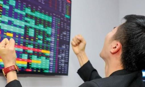 VN-Index vượt mốc 1.800 điểm vào cuối năm 2025 theo dự báo, 5 nhóm ngành này sẽ là tâm điểm đầu tư