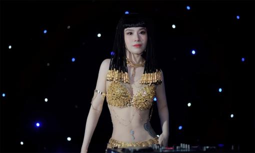 Từ màn ảnh thị phi đến sân khấu quốc tế: Linh Miu đã ‘lột xác’ thế nào?