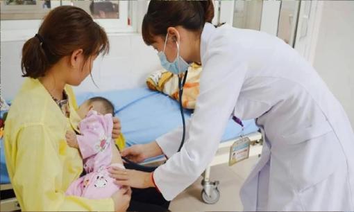 Nghỉ chăm con ốm đau có được tính cả ngày lễ, Tết, cuối tuần không?