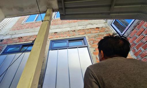 Có được xây kín đất rồi trổ cửa sổ sang nhà hàng xóm không?