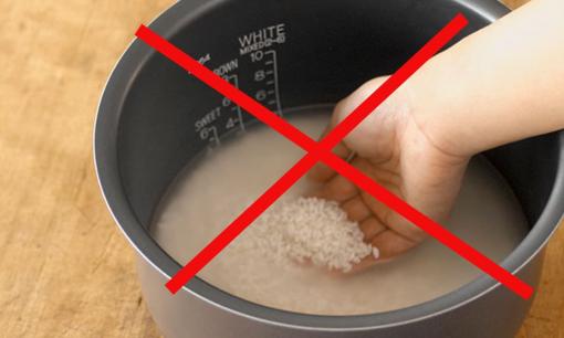 Vo gạo nhiều người mắc 3 sai lầm tai hại này, chỉ vì 'tiện tay' mà đầu độc cả gia đình