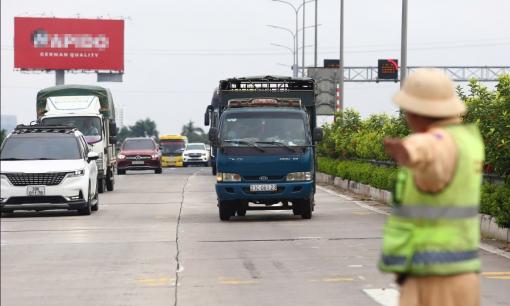 Nghị định 168: Lỗi vượt xe không đúng quy định có thể bị xử phạt rất nặng, lên tới 22 triệu đồng, vậy vượt xe như thế nào để đúng luật?