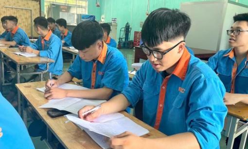 Một số ngành nghề khát nhân lực, được doanh nghiệp 'trải thảm' trước khi tốt nghiệp nhưng tại sao thí sinh vẫn thờ ơ?