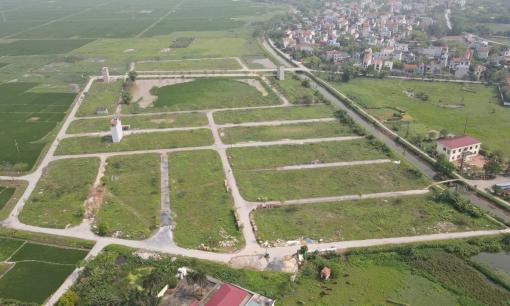 Tuyệt đối không nên mua đất nền không có sổ đỏ dù giá rẻ đến đâu, cẩn thận kẻo mất trắng