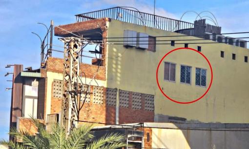 Có phạm luật khi xây cửa sổ nhìn thẳng sang nhà hàng xóm?