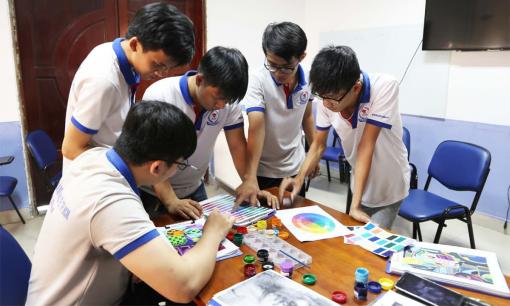 Có một ngành học đang hái ra tiền, HOT hơn cả Kinh tế lẫn Công nghệ