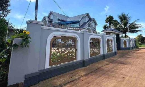 Ngôi làng tỷ phú ở thủ phủ sầu riêng có hơn 50 biệt thự trị giá trên 1 tỷ đồng, rất nhiều xe sang