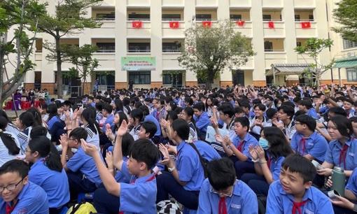 Hàng triệu phụ huynh, học sinh trường tư thục, dân lập trên cả nước đón nhận tin vui