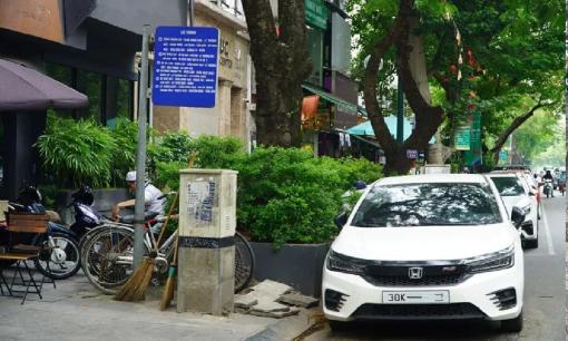 Ô tô đỗ trên phần đường dành riêng cho xe buýt bị phạt bao nhiêu tiền?