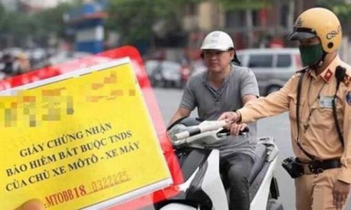 Kể từ bây giờ, người dân đã mua Bảo hiểm xe máy bắt buộc mà không làm việc này đi xe ra đường vẫn bị CSGT xử phạt