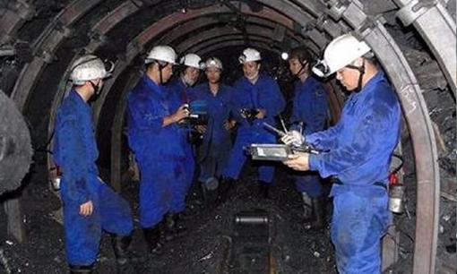 Người làm nghề, công việc nặng nhọc, độc hại: Để hưởng lương hưu phải đáp ứng điều kiện gì?