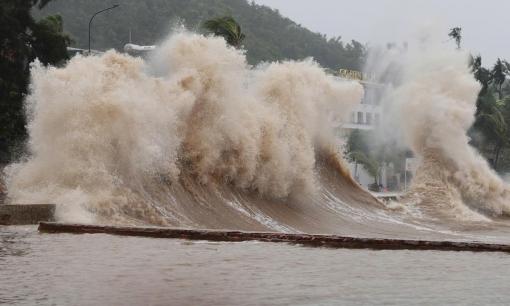 Siêu bão mạnh nhất lịch sử trên Biển Đông sẽ đổ bộ vào Việt Nam, mưa to gió lớn bắt đầu khi nào?