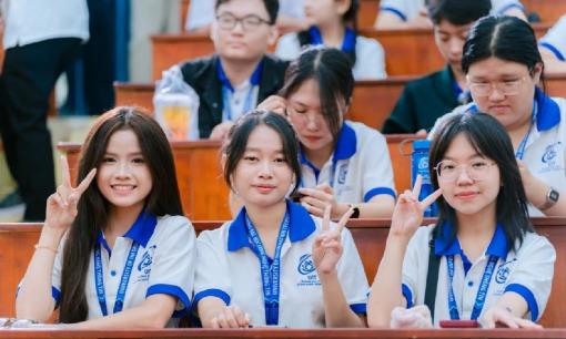 Trước nguy cơ sáp nhập, giải thể, các trường đại học cần đạt những tiêu chuẩn gì?