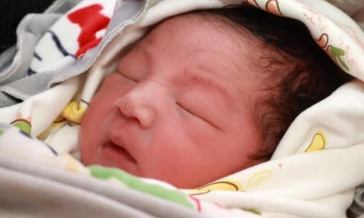 Bố họ 'Tử' rất hiếm, mẹ đặt tên cho con khiến cả nhà vỗ tay vì quá thông minh!