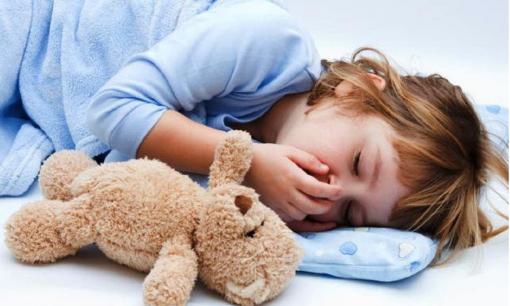 Tại sao trẻ em khóc rồi ngủ thiếp đi sau khi bị đánh đòn? Sự thật đau lòng hơn chúng ta tưởng 