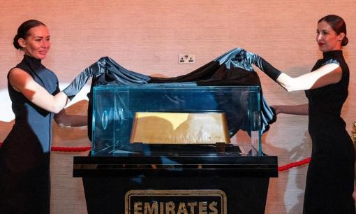 Một quốc gia châu Á lập kỷ lục khi tạo ra thỏi vàng ‘khổng lồ’ nặng hơn 300kg, lớn nhất thế giới