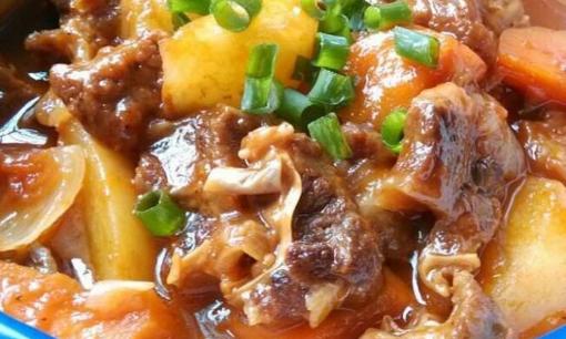 Khi nấu món khoai tây và thịt bò hầm, thêm 'thứ này' vào cùng, người nào người nấy khen xuýt xoa