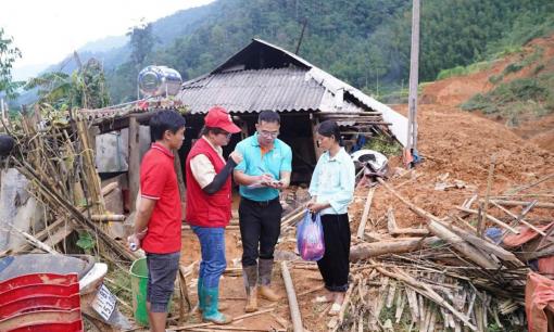 Khẩn cấp: Chi trả một khoản tiền cho người dân bị thiệt hại bởi bão số 10 Bualoi