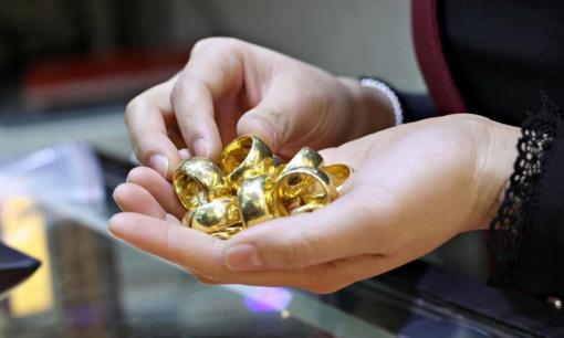 Có nên tiếp tục mua vào lúc này khi giá vàng tăng gần gấp đôi từ đầu năm?