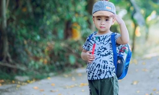 Thành công lớn nhất của cha mẹ là 'không quan tâm' đến con cái trong ba điều. Càng ít quan tâm, con càng thành công