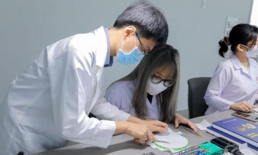 Tin vui: Nhóm ngành Y này sẽ được miễn toàn bộ học phí, còn nhận trợ cấp hàng tháng, phụ huynh 'nhẹ gánh'