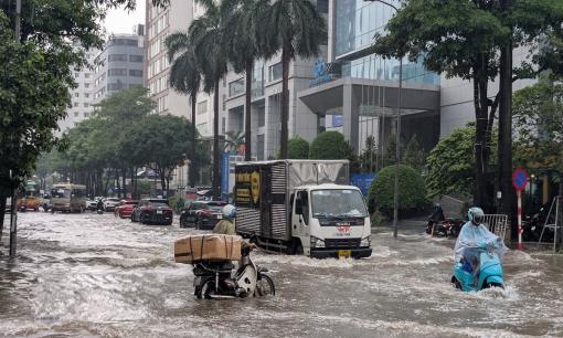 Hà Nội còn mưa đến ngày 9/10, lũ sông lên báo động