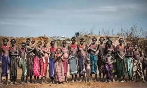 Bộ tộc duy nhất trên thế giới chỉ có phụ nữ: không có đàn ông, phương pháp sinh sản của họ rất bá đạo 