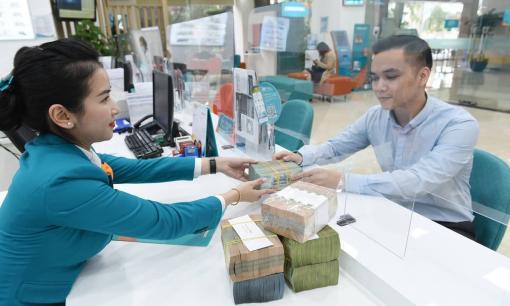 Gửi tiết kiệm ngân hàng nên chọn kỳ hạn 1 năm hay gửi thẳng 3 năm? Người trong nghề tiết lộ sự thật mà ít ai biết