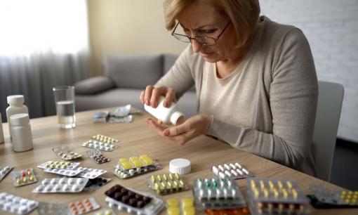 Dù có tiêu hết tiền cũng không chữa được? 4 căn bệnh vô phương cứu chữa, bác sĩ khuyên: Đừng để vừa mất tiền vừa mất sức khỏe