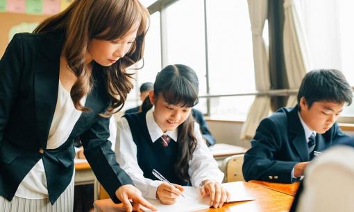 Khi buộc phải chọn lớp học thêm cho con, 3 mẹo này sẽ giúp bạn chọn được một lớp học thêm chất lượng cao, 'đáng đồng tiền bát gạo'