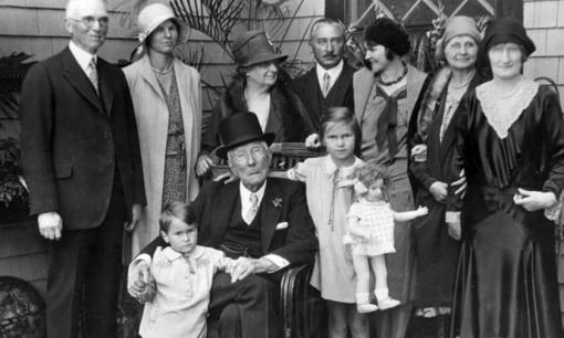 Gia tộc từ dầu mỏ đến nắm quyền lực toàn cầu: Bí quyết '4 không' về tư duy giúp họ duy trì sự giàu có suốt 150 năm là gì?