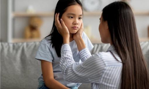 Nuôi con gái không muốn sau này con chịu thiệt thòi vì lấy chồng thấp kém, bạn nên cho con hiểu điều này càng sớm càng tốt