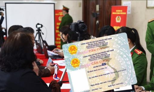 Trước 2026, không đổi CCCD sang Căn cước mẫu mới sẽ bị phạt đến 5.000.000 đồng, đúng không?