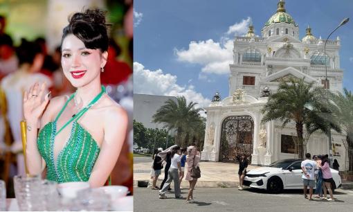 Nhiều người dân bất chấp nắng gắt đứng chụp ảnh trước dinh thự 500 tỉ đồng của Ngân Collagen