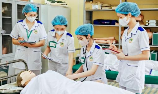 Giám đốc Bệnh viện Đại học y Hà Nội đề xuất miễn học phí, thậm chí đi học còn được trả tiền cho nhóm đối tượng này