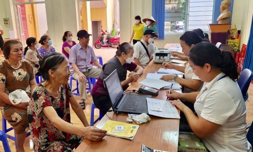 Đáp ứng điều kiện này, người từ 60 tuổi không có lương hưu mới được nhận tiền trợ cấp hàng tháng