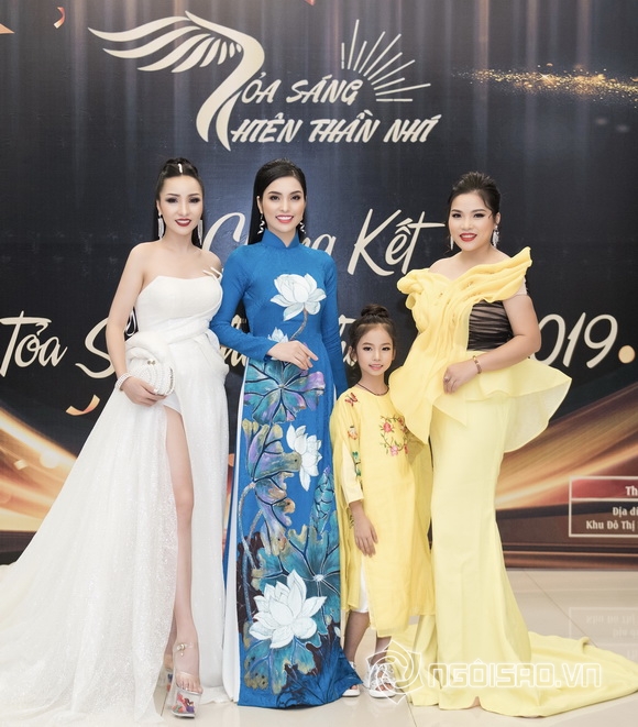 huyen-sam-309-9-ngoisao.vn-w580-h661 0 Nhà đào tạo catwalk Huyền Sâm , Ca sĩ Kim Huyền Sâm , MC Huyền Sâm