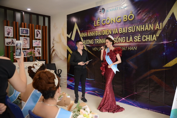 hong-van-1910-4-ngoisao.vn-w580-h387 6 Hoa hậu Miss Hồng Vân, VTM JK Nhật Hàn