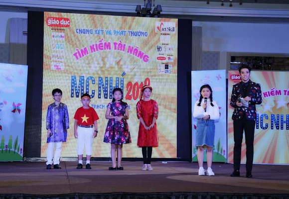 tang-ba-minh-hieu-2110-4-ngoisao.vn-w580-h400 2 Bá Tăng Minh Hiếu, Tìm kiếm Tài năng MC Nhí 2019