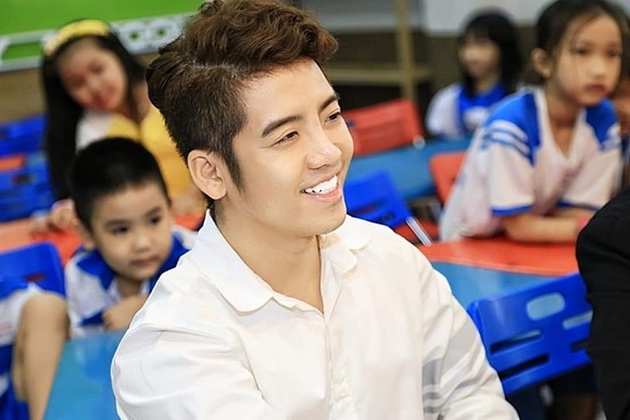 tang-ba-minh-hieu-2110-5-ngoisao.vn-w580-h387 1 Bá Tăng Minh Hiếu, Tìm kiếm Tài năng MC Nhí 2019